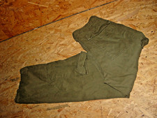 highwaist Jeans v. BERSHKA