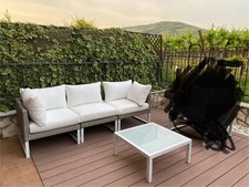 divano da esterno Maison du Monde in resina colore beige 