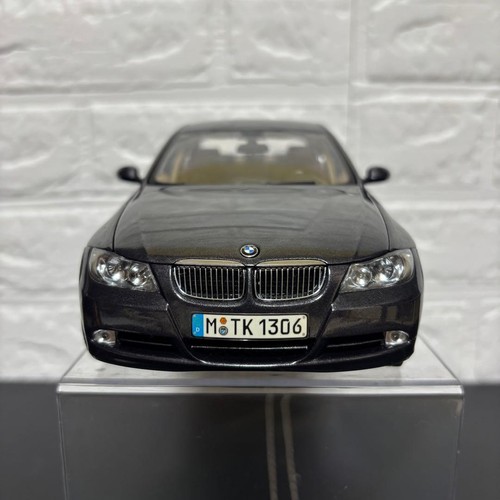Kyosho bmw 330i berlina - kyosho, 1/18