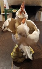 Guido Cacciapuoti gruppo in ceramica policroma, Galli,cm. H.18 P.16 L. 12 