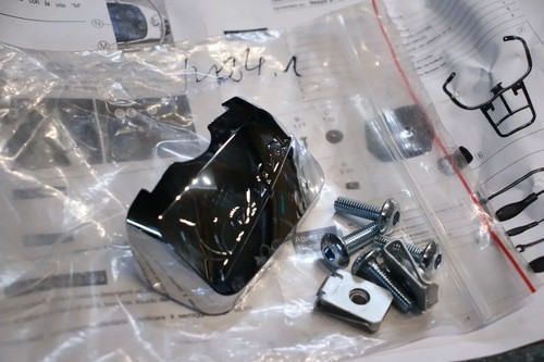 Tappo portapacchi viti vespa - +,