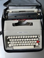 Maccina Da Scrivere Olivetti Lettera 35 - Con Custodia