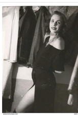 17080.  Fotografia d'epoca donna femme gambe sexy aa '40-50 italia -12x8,5