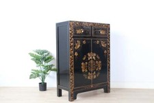 Comò cinese con simbolo