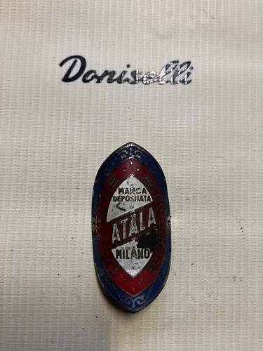 Patacchino fregio stemma badge