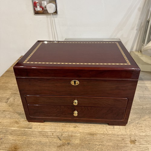 Cedar wood cigar humidor - cedar, box