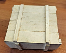 VECCHIA MINIATURA DI CASSETTA IN LEGNO LAVORAZIONE ARTIGIANALE-12X12XH5 CM
