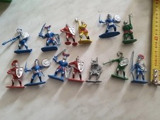 LOTTO SOLDATINI MEDIEVALI PLASTICA 