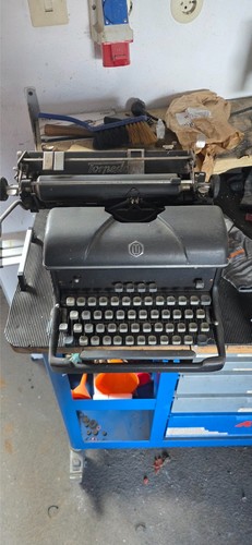 Macchina scrivere torpedo - macchina,