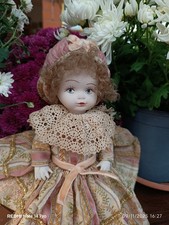 Bambola interamente porcellana