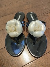 Sandali piatti Chanel Camelia