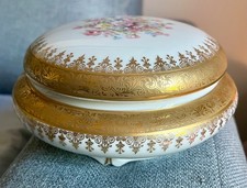 Limoges Porcellana in oro zecchino decorata a mano.