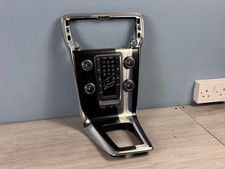 VOLVO V40 R DESIGN CONSOLE