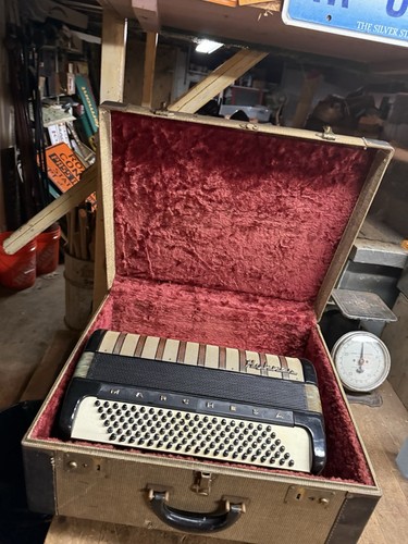 Vecchio strumento musicale
