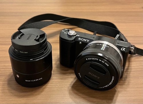 Fotocamera mirrorless sony - fotocamera,