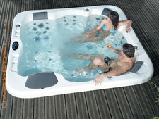 MINIPISCINA HAFRO COUNTRY 218X218X91 IDROMASSAGGIO CROMOTERAPIA 2 SEDUTE+1 RECL.