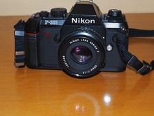 Fotocamera Analogica Nikon F301 con Obiettivo 50mm f/1.8 - testata e funzionante