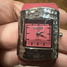 *Funzionante* Orologio Bijoux Terner Quadrante Argento Bracciale Rosa Cinturino Mai Indossato