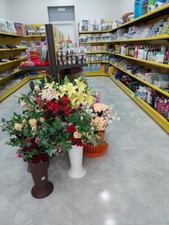 ARREDO PER NEGOZI. Scaffali in metallo componibili per copertura negozio di 60mq