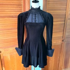 Abito in velluto nero Dark In