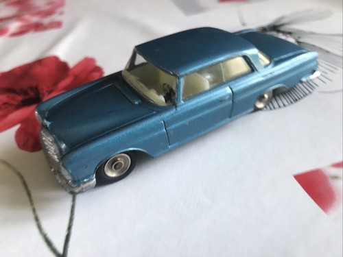 Dinky toys 533 - dinky,