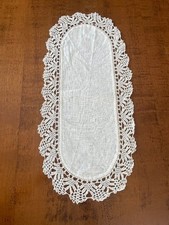 CENTRINO VINTAGE PURO LINO CON PIZZO UNCINETTO BIANCO  OVALE cm 25 x 55 circa 