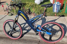 Cannondale Super V Raven 900
