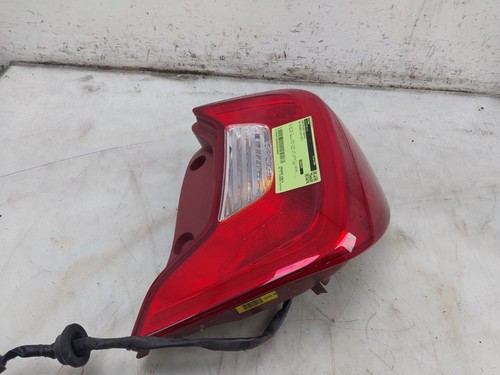 Right rear light - right,