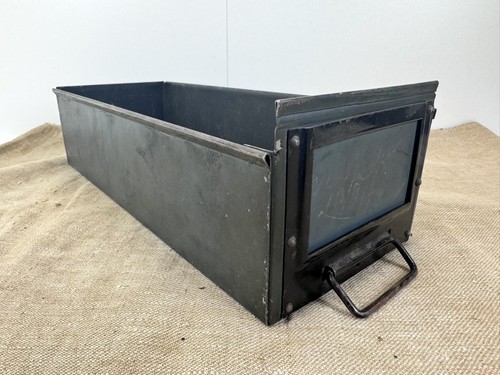 Cassetto design industriale