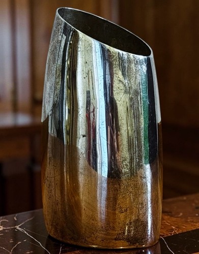 Vaso scultoreo minimalista