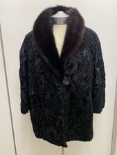 Capotto corto color nero