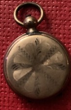 Antico ciondolo medaglione