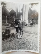 FOTO BAMBINO NOBILE GIOCATTOLO