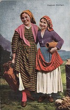 # DONNE IN COSTUME SICILIANO