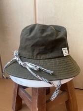 Cappello Barbour x Alexa Chung