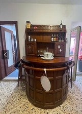 mobile bar vintage: credenza con sportelli e porta bottiglie ,banco e sgabelli 