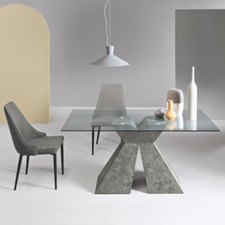 Tavolo con piano in vetro