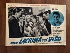 B8,FOTOBUSTA Una lacrima sul