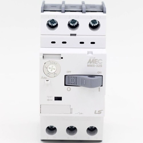 Nuovo interruttore automatico