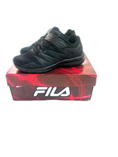 Sneakers sportive nuove con