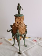 Vaso su treppiedi riproduzione