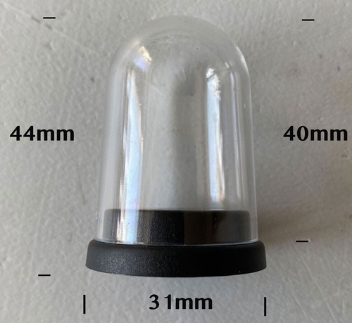 Una piccola cupola espositore - una,
