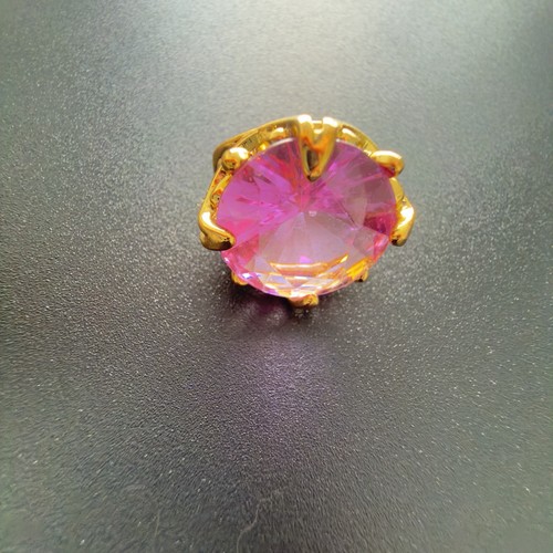 Anello cocktail rosa tono oro