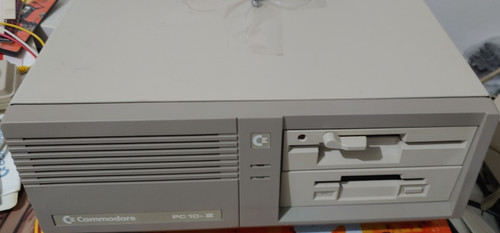 Commodore case - 10, viti)