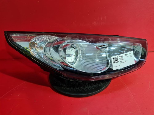 Faro proiettore anteriore lato