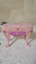 Mobiletto toeletta giocattolo per Barbie senza specchio