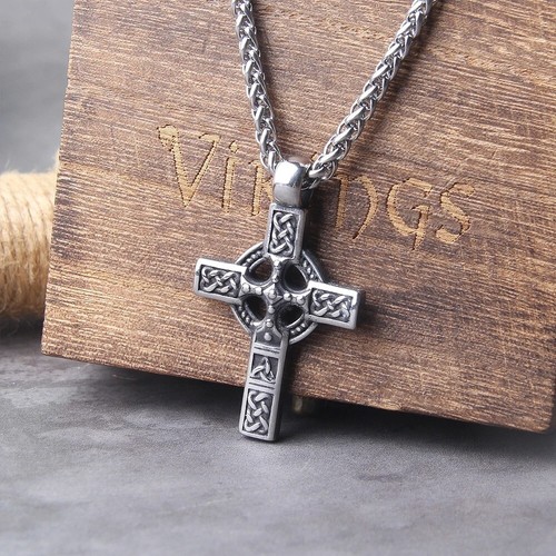 Collana con ciondolo - , in