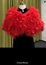 Coprispalle Elegante In Piume Di Struzzo Colore Rosso.
