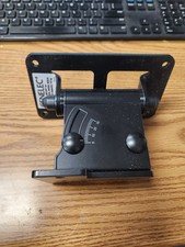 Genelec 8000-402B Staffa da Parete Regolabile per Monitor da Studio Serie 8000