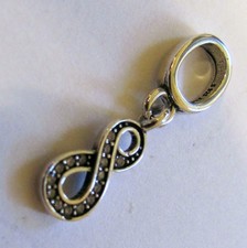 *NUOVO* Charm Pandora Moments